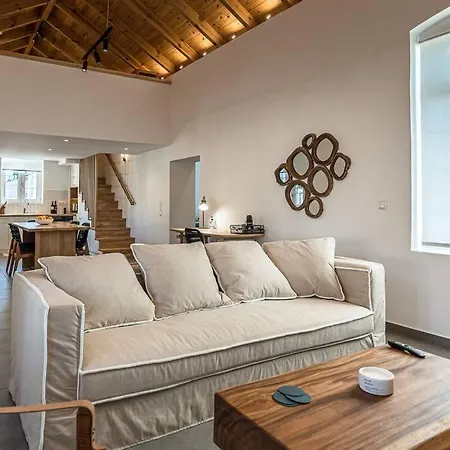 Charming Kiklamino In Agios Mattheos Holiday home Chania (Crete)