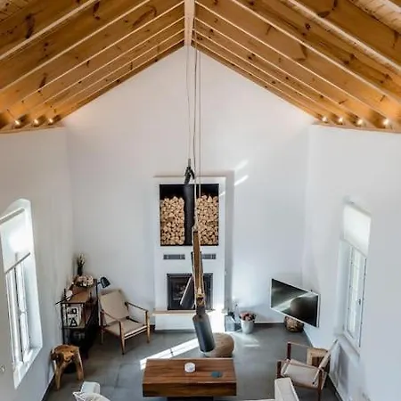 Charming Kiklamino In Agios Mattheos * Chania (Crete)
