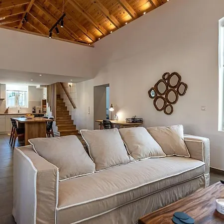 Charming Kiklamino In Agios Mattheos Holiday home Chania (Crete)